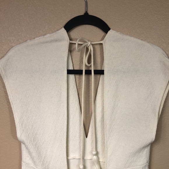 Zara cream shorts romper with open back. - Picture 7 of 9